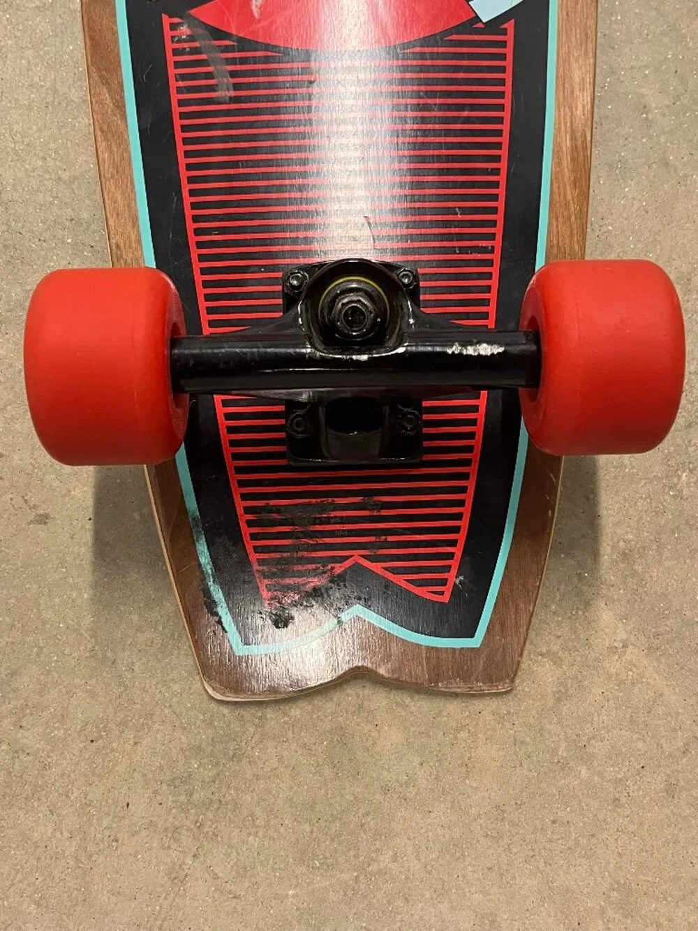 Santa Cruz Classic Wave Splice Shark Cruiser Complete - 8.8
